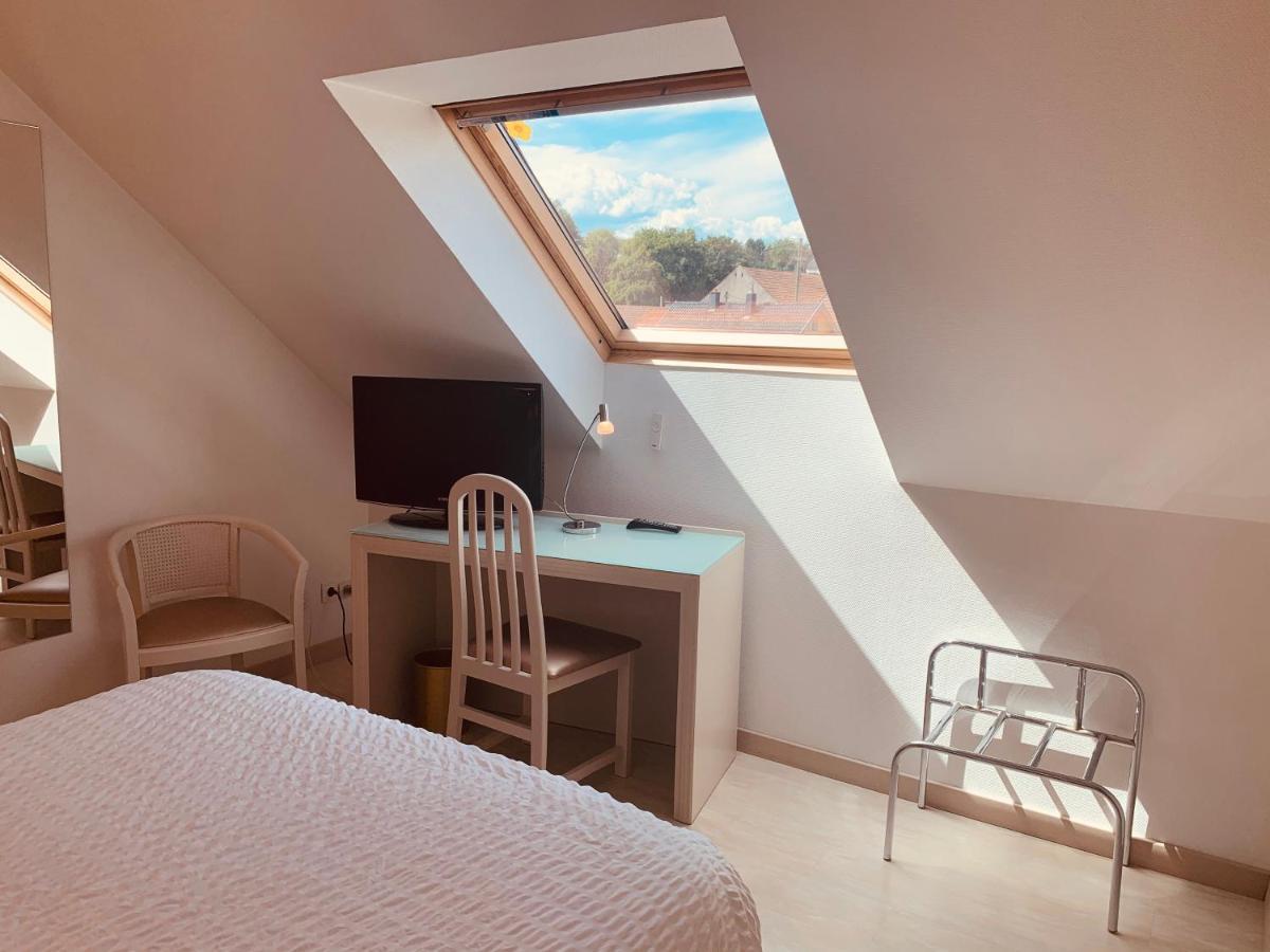 Logis Hotel Restaurant Au Lion Rouge Bartenheim Zewnętrze zdjęcie