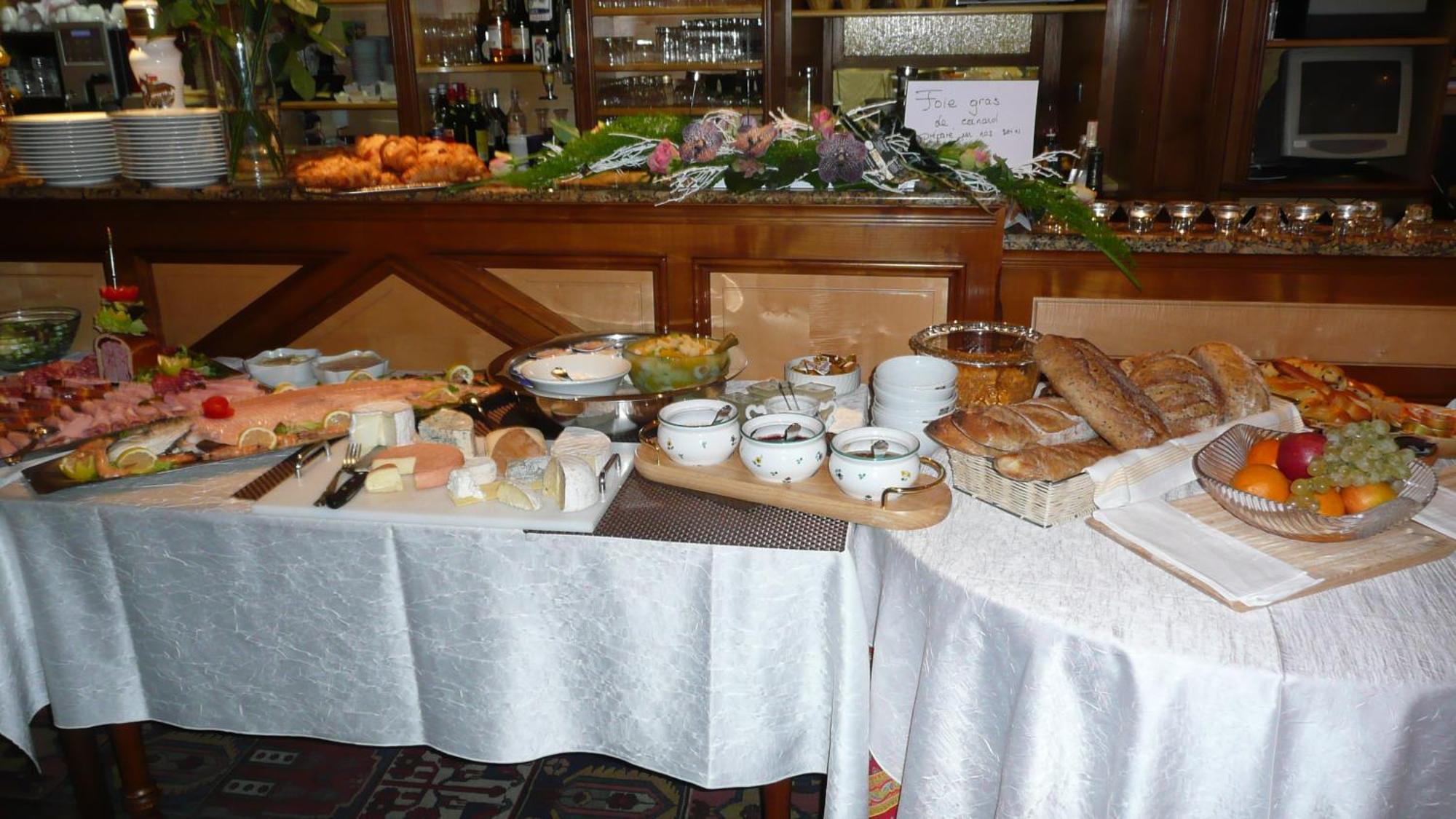 Logis Hotel Restaurant Au Lion Rouge Bartenheim Zewnętrze zdjęcie